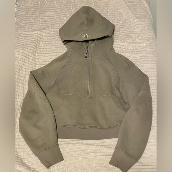 Lululemon Quarter Zip Scuba - Picture 2 of 4